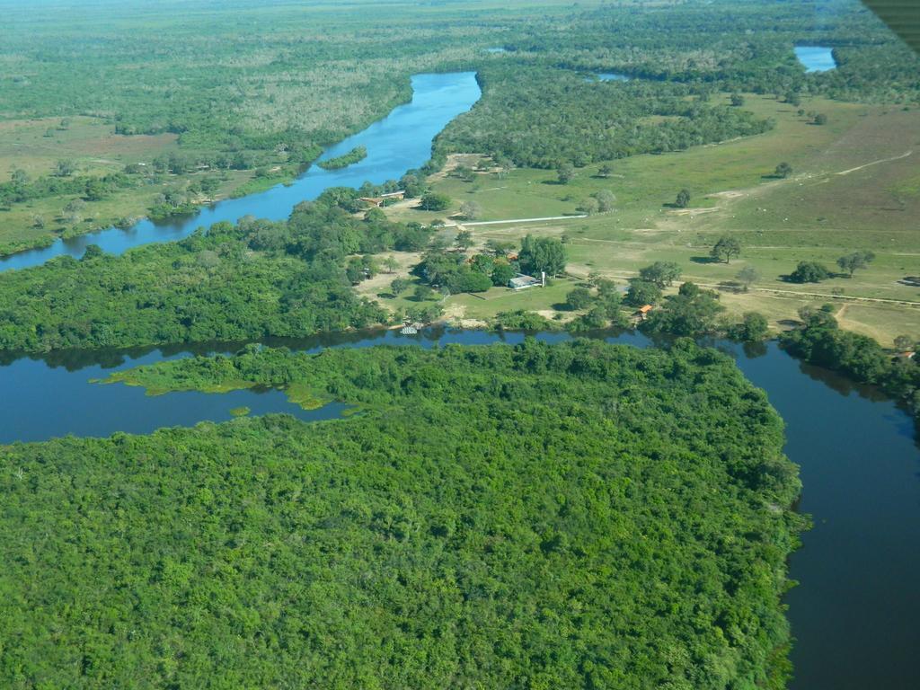 Hotel Pousada And Safari Куаба Екстериор снимка